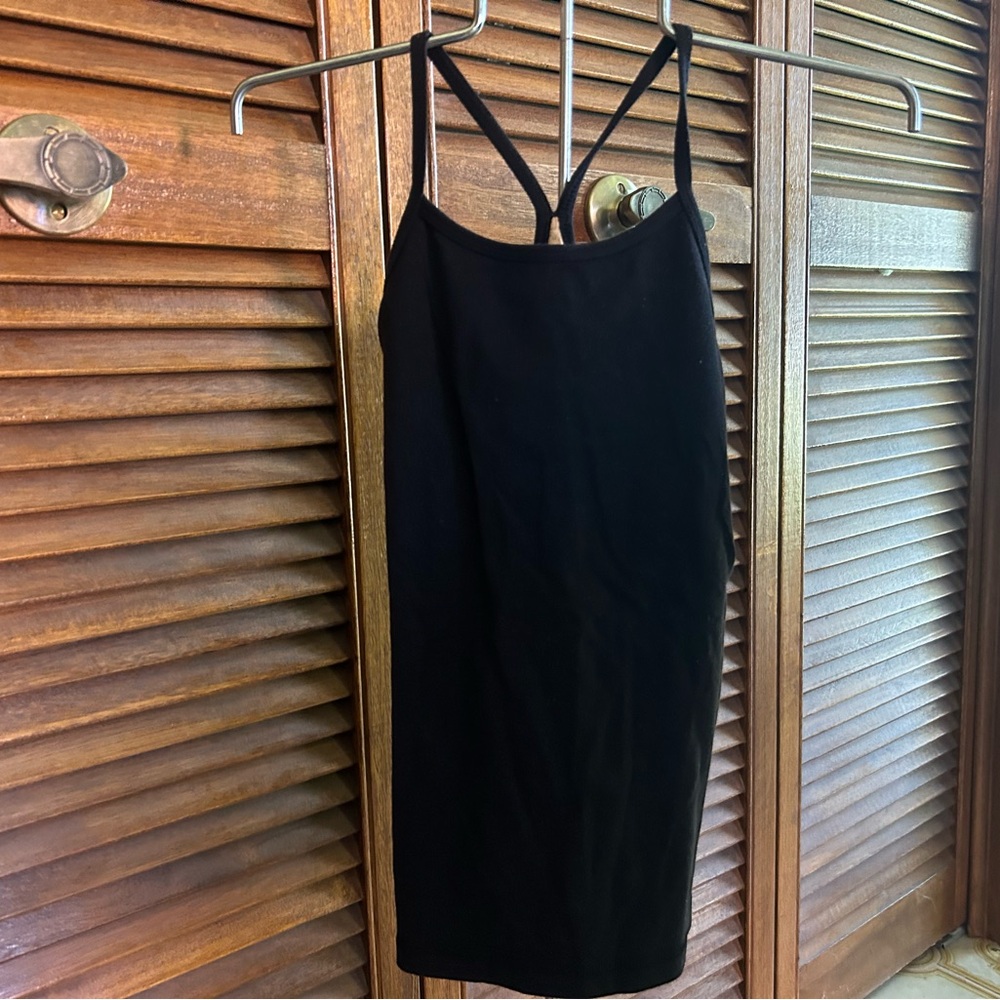 Ivivva size 10 Y-tank with the ability to add cups